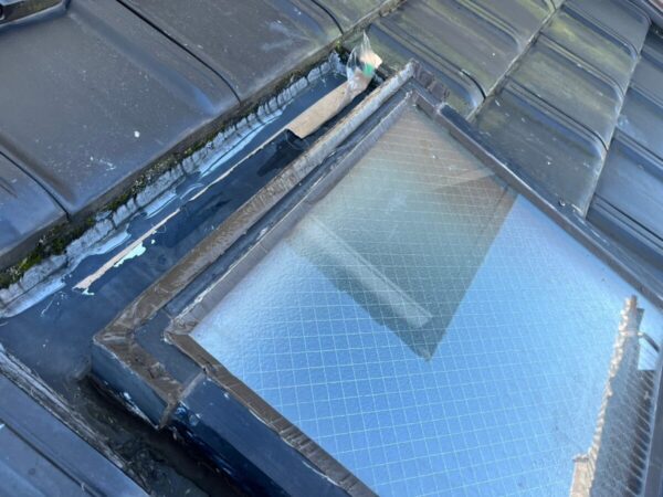 静岡県富士市天間　瓦屋根の天窓撤去および天窓塞ぎ工事（1）