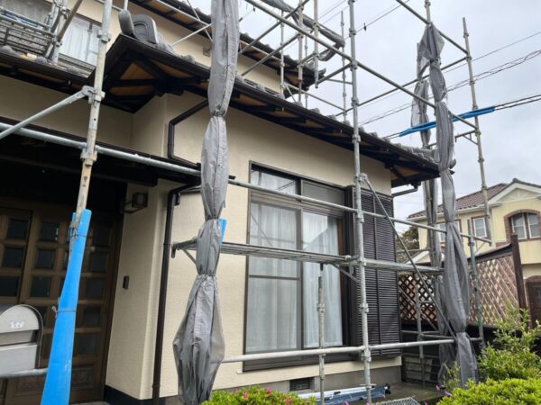 静岡県富士市森下　外壁塗装とセットで行う雨樋交換　雨よけも交換しました！（2）