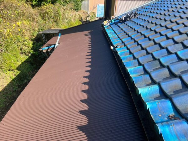 静岡県富士宮市山本　波板トタン屋根カバー工事　塗装よりもカバーがおすすめ！（3）