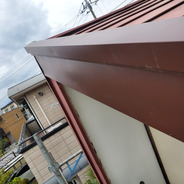 静岡県三島市富士ビレッジ　ポリカ波板張り替え工事　ケラバ補修・破風板板金（5）