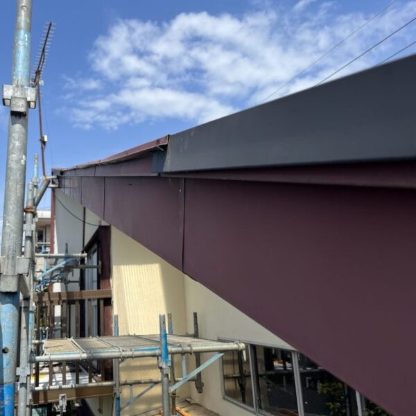 静岡県三島市富士ビレッジ　ケラバ補修・破風板板金・ポリカ波板交換（2）
