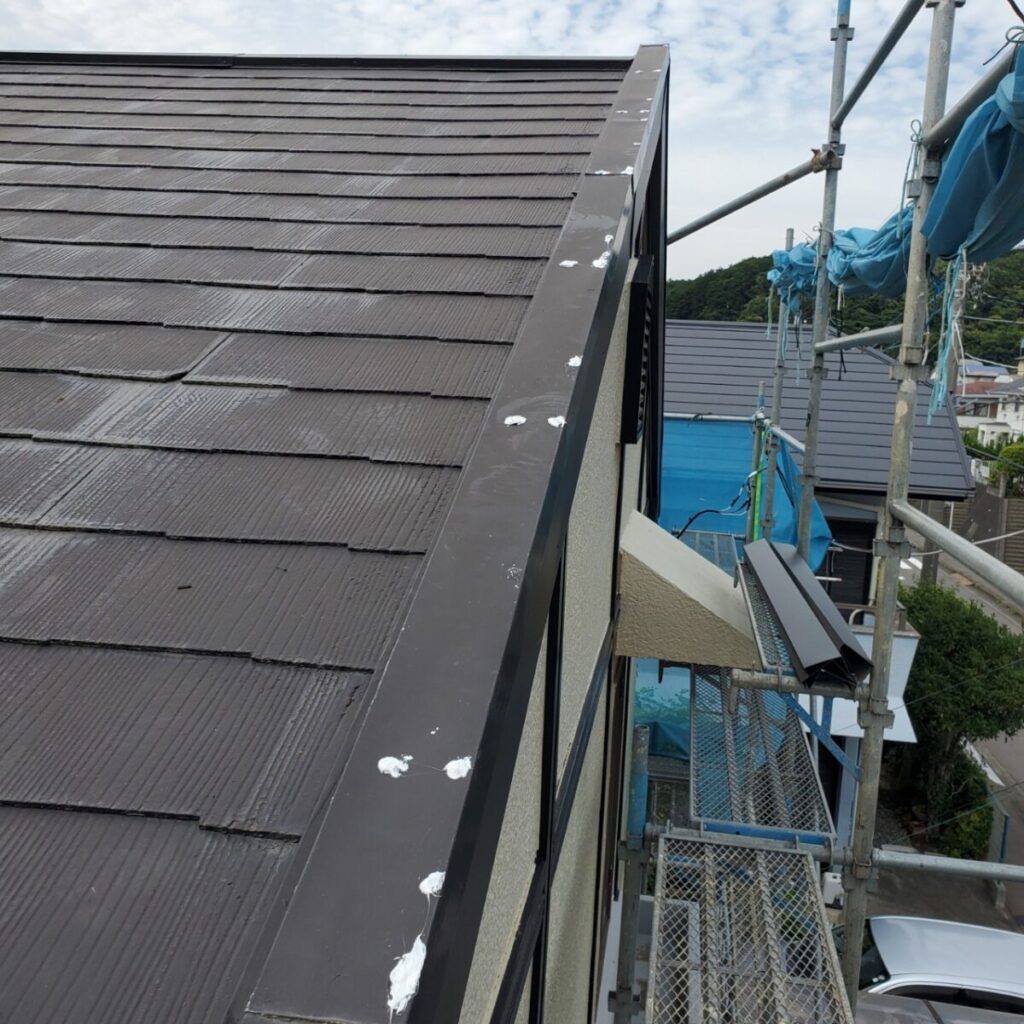 静岡県三島市富士見台　傷んだケラバの補修・破風板板金工事　脳天打ちは厳禁です！（2）
