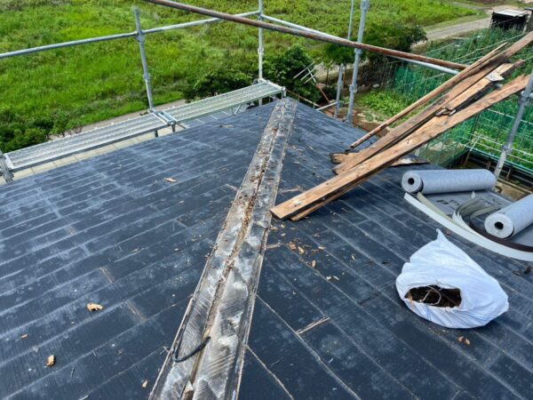 静岡県沼津市根古屋　雨漏りしていたコロニアル屋根のカバー工事（2）