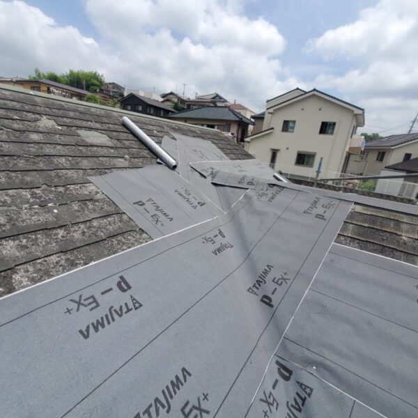 静岡県三島市若松町　雨漏りした屋根の半面カバー工事（3）