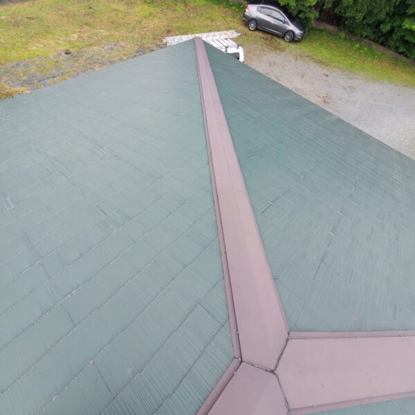 静岡県富士宮市外神　塗装した直後に雨漏りした屋根のカバー工事（1）