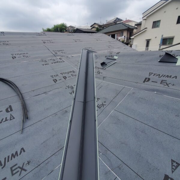 静岡県三島市若松町　雨漏りした屋根の半面カバー工事（4）