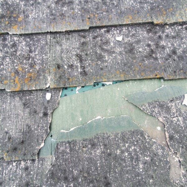 静岡県三島市若松町　雨漏りした屋根の半面カバー工事