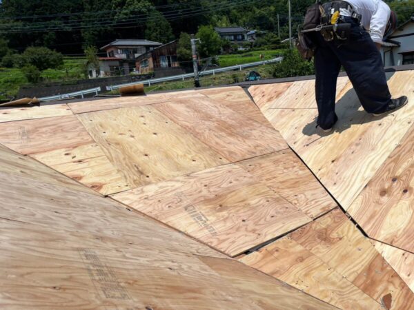 静岡県富士宮市安居山　施工不良により雨漏りした家のカバー工事（3）