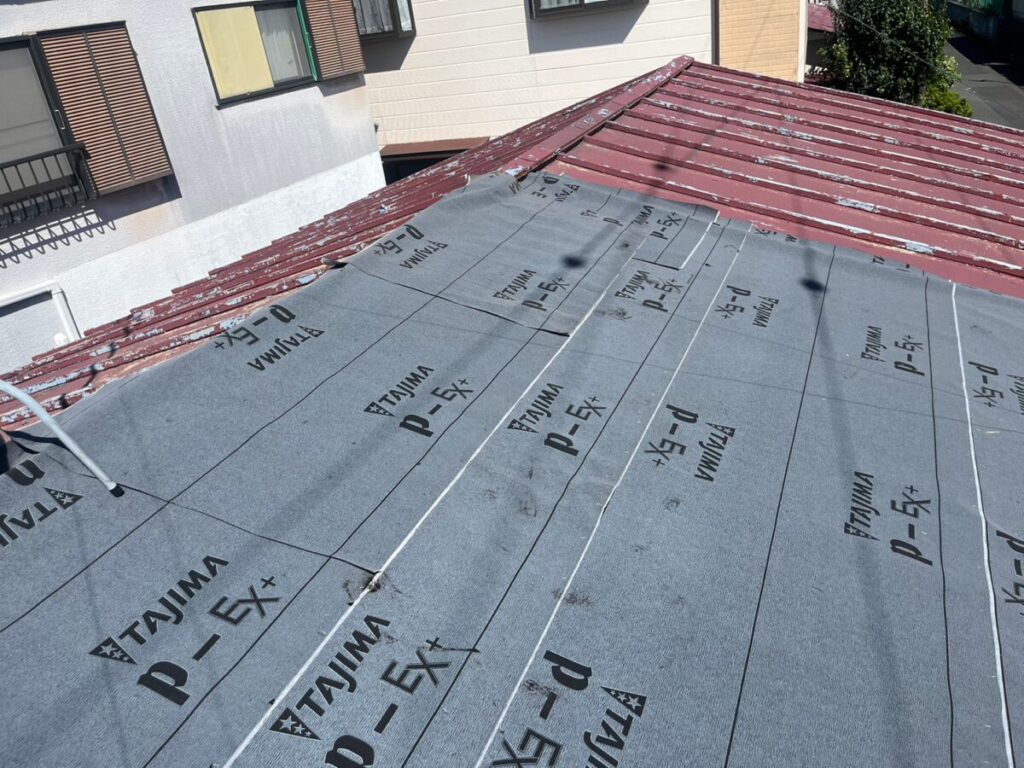 静岡県富士宮市穂波町　雨漏りしている屋根の部分カバー工事（5）