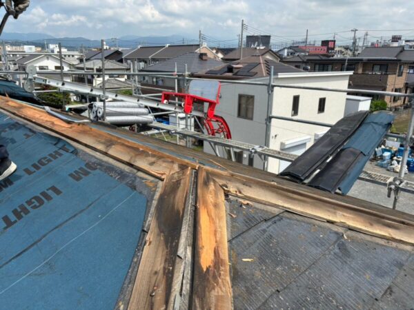 静岡県富士宮市阿幸地町　雨漏りしたコロニアル屋根のカバー工事（3）