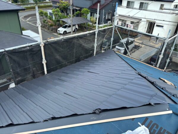 富士宮市西小泉町・カバー工法③屋根本体張〜完工2