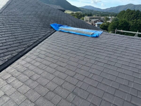 神奈川県足柄下郡箱根町・カバー工法①台風により破損したアルファルトシングル屋根の調査1