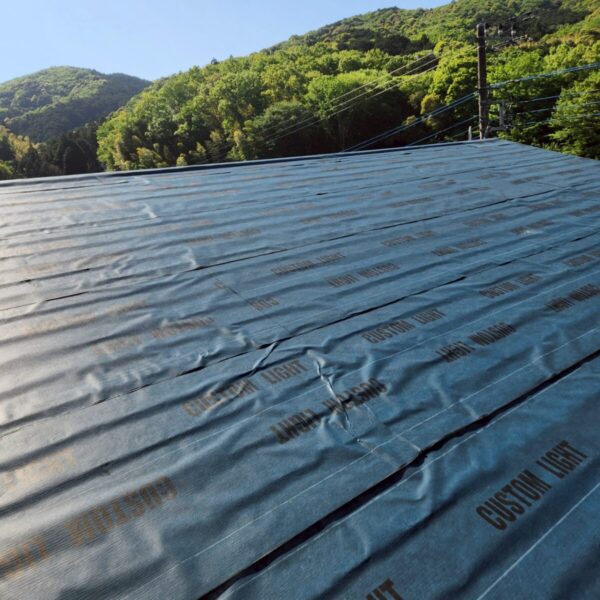 伊豆市梅木・天窓の閉鎖工事とカバー工法②天窓の閉鎖と防水シートの施工3