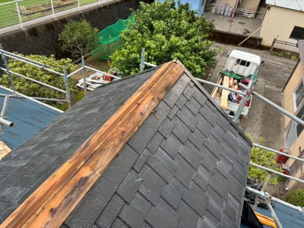 静岡県伊豆市　U様邸　屋根カバー工事　既存棟板金撤去～防水シート敷設をおこないました！