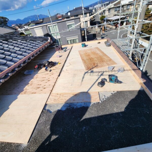 静岡県富士宮市　M様邸　陸屋根　防水工事　耐久性向上のために構造用合板を取り付けました