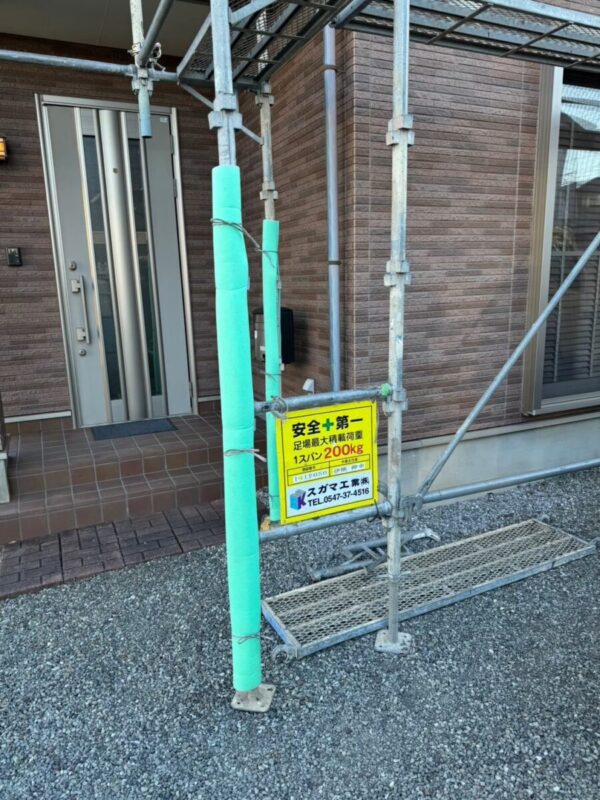静岡県富士宮市 A様邸 屋根カバー工事 屋根工事で足場はないと危険?