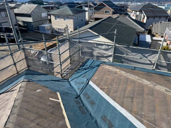 静岡県富士宮市　A様邸　屋根カバー工事　防水性を確保するためにルーフィングを敷設しました！