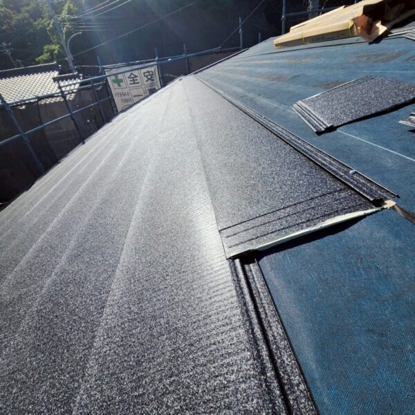 静岡県沼津市　Y様邸　屋根工事　カバー工法に適した屋根材はなに？