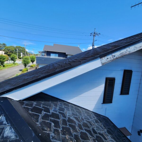 静岡県富士宮市　K様邸　外壁工事　破風板補修　耐久性を高めるためには板金巻きがおすすめ！