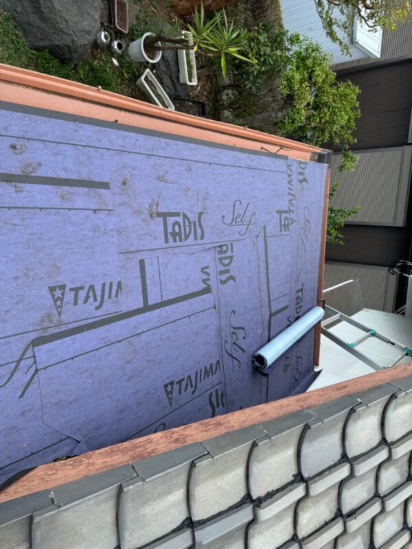 静岡県三島市　U様邸　下屋根　葺き替え工事　雨水の侵入防止のためにルーフィングを敷設しました！