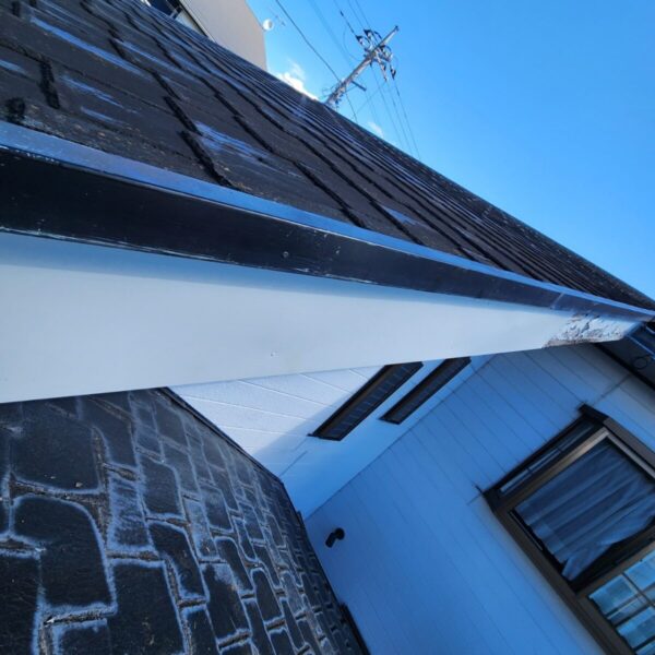 静岡県富士宮市　K様邸　外壁工事　破風板補修　耐久性を高めるためには板金巻きがおすすめ！