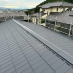 静岡県富士宮市　Y様邸　屋根カバー工事　新しい屋根材を取り付けて施工完了！