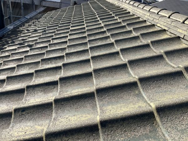 屋根材の種類には何がある?それぞれの特徴やメリット・デメリットを解説