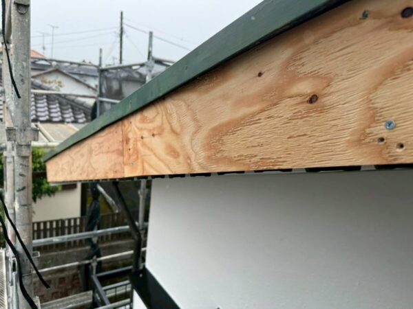 静岡県富士宮市　Y様邸　破風板の張り替え工事　下地材～新しい破風板を設置して施工完了！