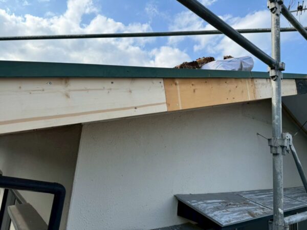 静岡県富士宮市　Y様邸　破風板の張り替え工事　下地材～新しい破風板を設置して施工完了！