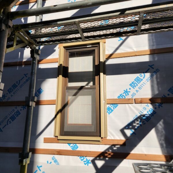 静岡県富士市　O様邸　外壁カバー工法　防水シートと胴縁の施工をおこないました！