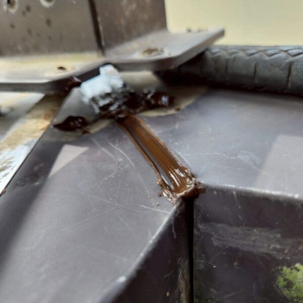 静岡県沼津市 O様邸 付帯部補修 ベランダ手すり コーキング補修で防水性を確保!