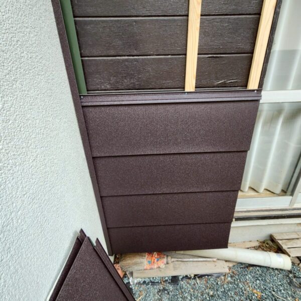 静岡県沼津市 O様邸 付帯部補修 戸袋カバー工法 金属板を取り付けて施工完了