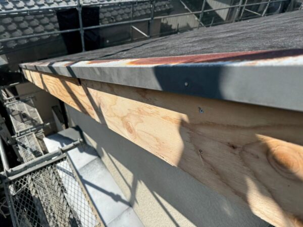 静岡県沼津市　S様邸　付帯部補修　破風板の板金巻き　下地の増し張りからスタート！