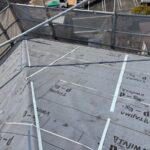 静岡県富士宮市　W様邸　屋根カバー工事　棟板金撤去～ルーフィング貼りにて下地完了