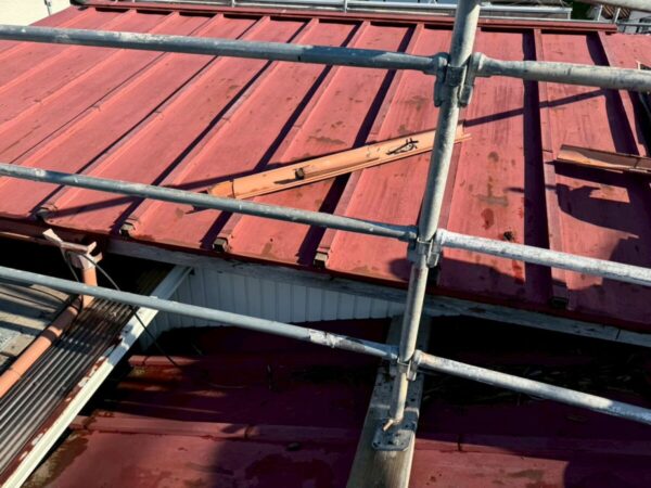 静岡県富士宮市　O様邸　屋根カバー工事　足場は品質と安全を守るために不可欠