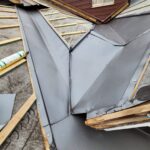 静岡県富士市　A様邸　屋根葺き替え工事　谷板金施工　なぜ谷部分から雨漏りするの？