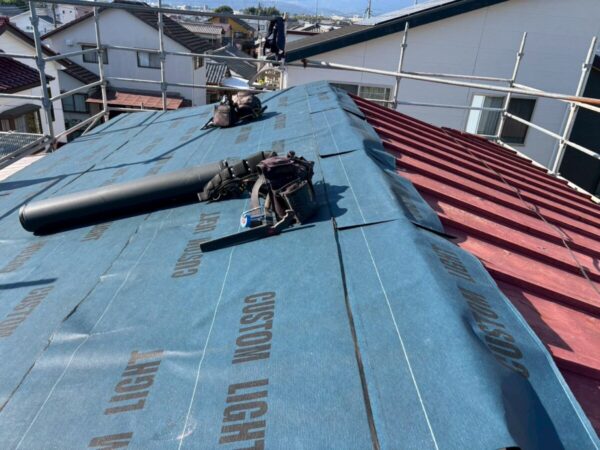 静岡県富士宮市　O様邸　屋根工事　最終工程となるルーフィング敷設と屋根材の設置をおこないました！