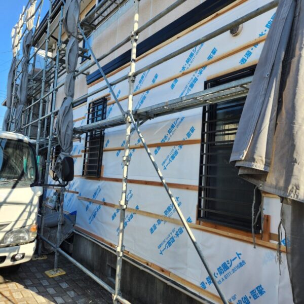 静岡県富士宮市 W様邸 外壁カバー工事 防水シートと胴縁施工で完璧な下地作り