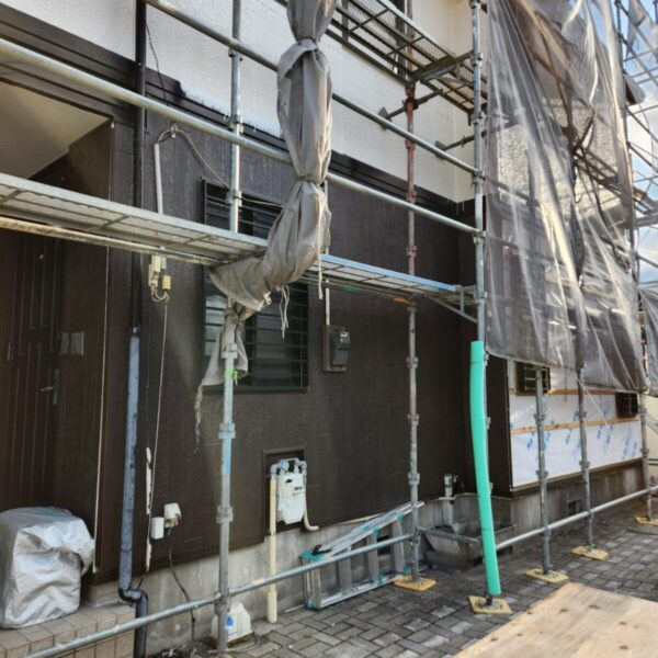 静岡県富士宮市 W様邸 外壁カバー工事 新しい外壁材設置で古い外壁がここまで変わりました!