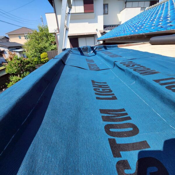 静岡県沼津市　Y様邸　玄関上の庇屋根　カバー工法　ルーフィングは何のために重要？