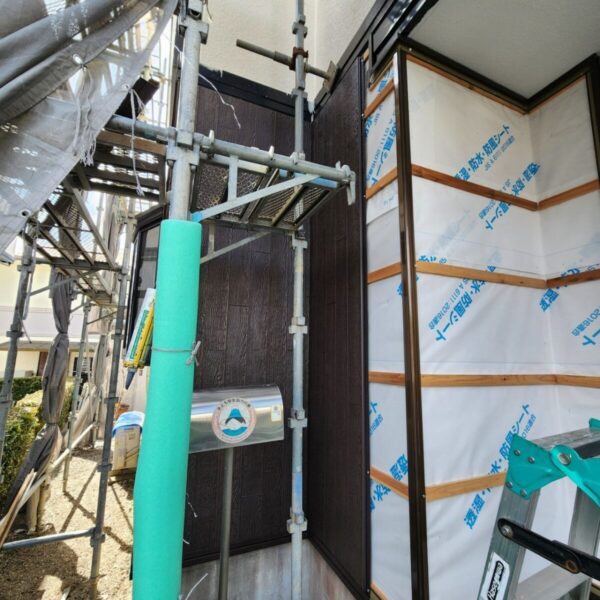 静岡県富士宮市 W様邸 外壁カバー工事 新しい外壁材設置で古い外壁がここまで変わりました!