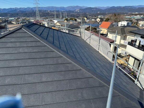 静岡県富士宮市　W様邸　屋根カバー工事　棟板金設置～完工までの様子