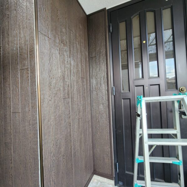 静岡県富士宮市 W様邸 外壁カバー工事 新しい外壁材設置で古い外壁がここまで変わりました!