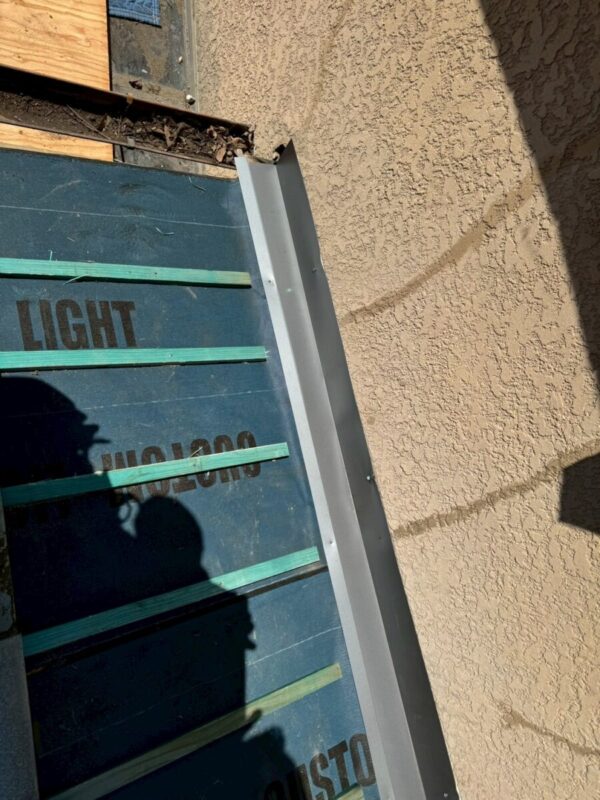 静岡県富士宮市　K様邸　屋根板金工事　瓦を葺き直しするメリットは？