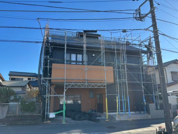 静岡県三島市　S様邸　屋根カバー工事　足場を解体して工事が完了