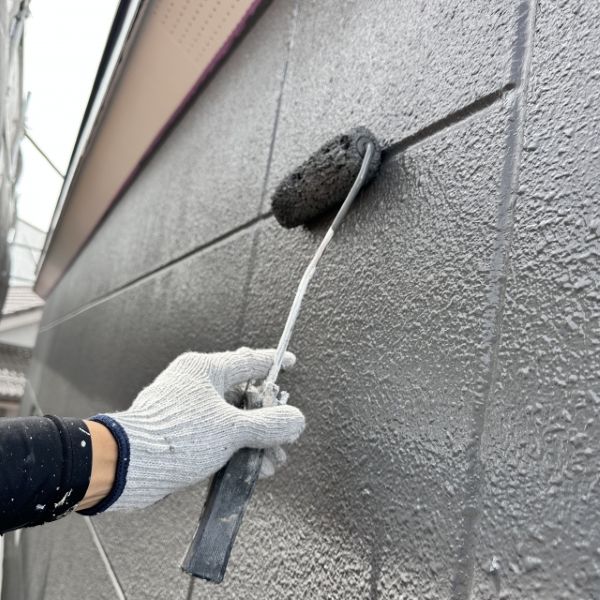 シーリングの上から塗装はできる?先打ち・後打ちや打ち替えの基礎知識