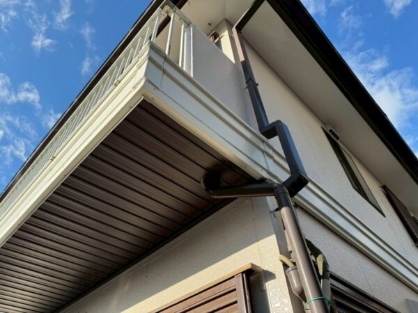 静岡県沼津市　H様邸　軒天張り替え工事　新しい軒天材施工で美観と防水性に優れた軒天が完成
