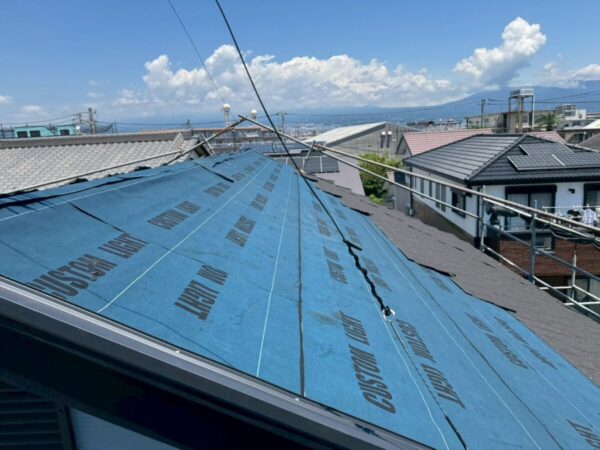 静岡県富士市　W様邸　屋根カバー工事　新しい屋根材設置で高性能な屋根に