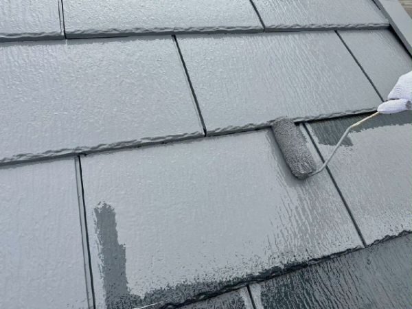 屋根塗装のタイミングはいつがベスト？劣化サインや季節、屋根材ごとの目安を解説