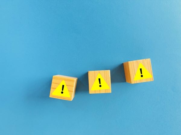 屋根塗装のタイミングはいつがベスト？劣化サインや季節、屋根材ごとの目安を解説 
